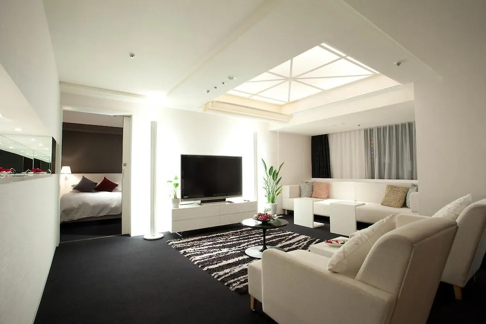 Cross Hotel Osaka 4*,  Japan