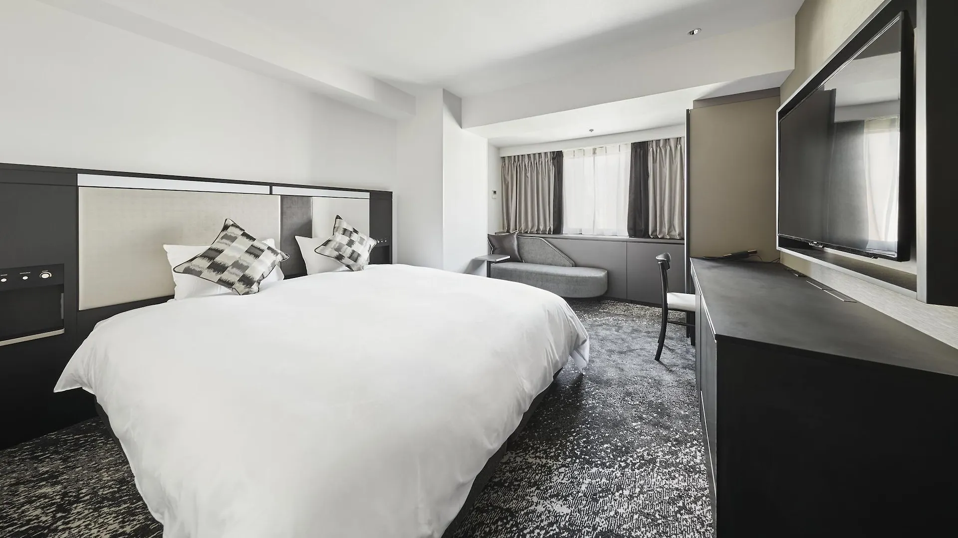 ****  Cross Hotel Osaka Japan