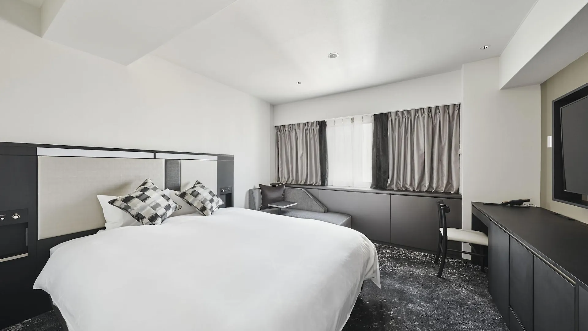 Cross Hotel Osaka