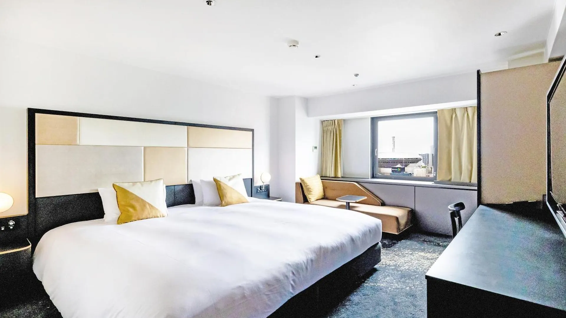 Cross Hotel Osaka