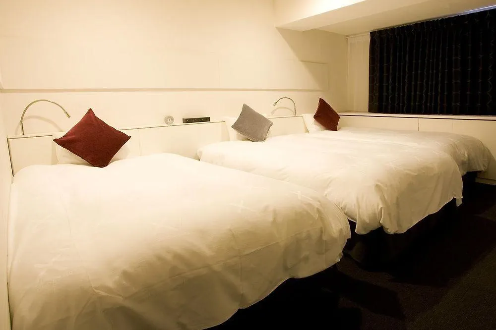 Cross Hotel Osaka 4*,
