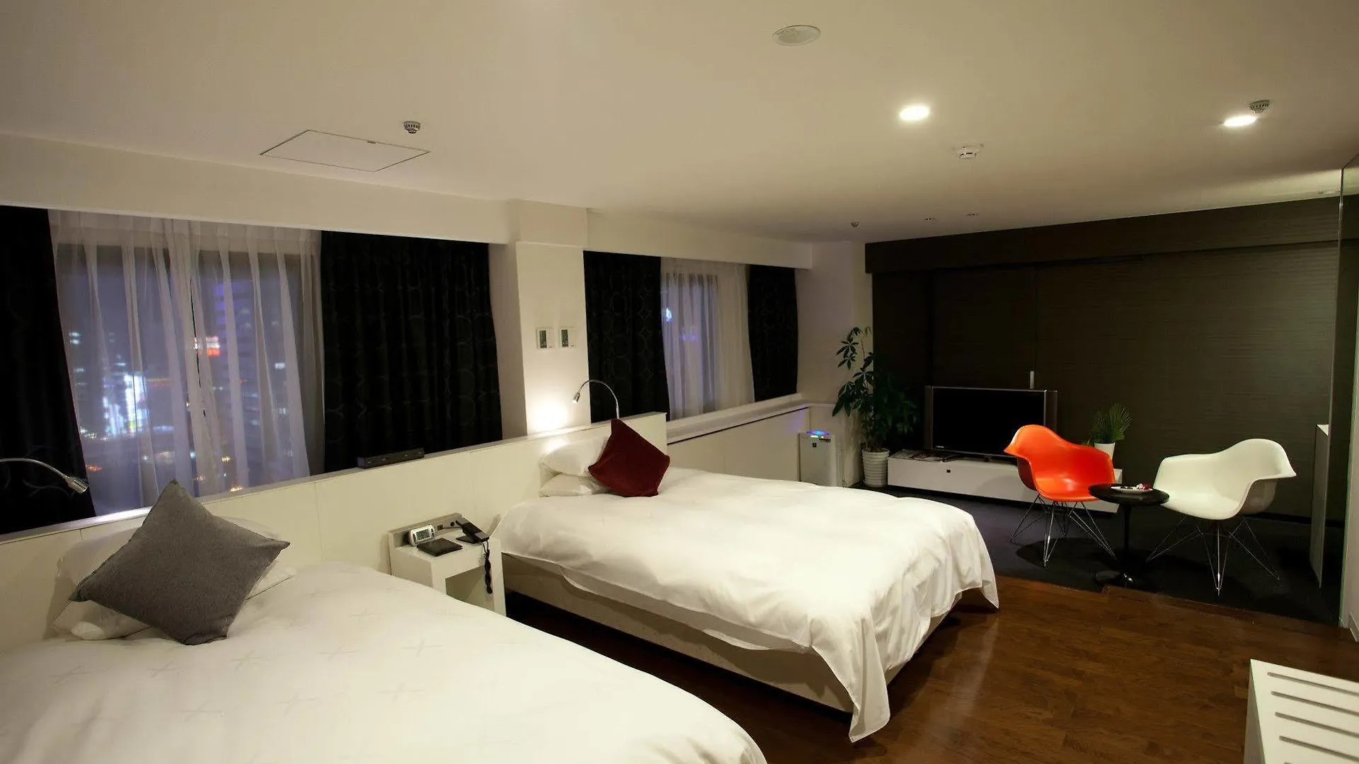 Cross Hotel Osaka