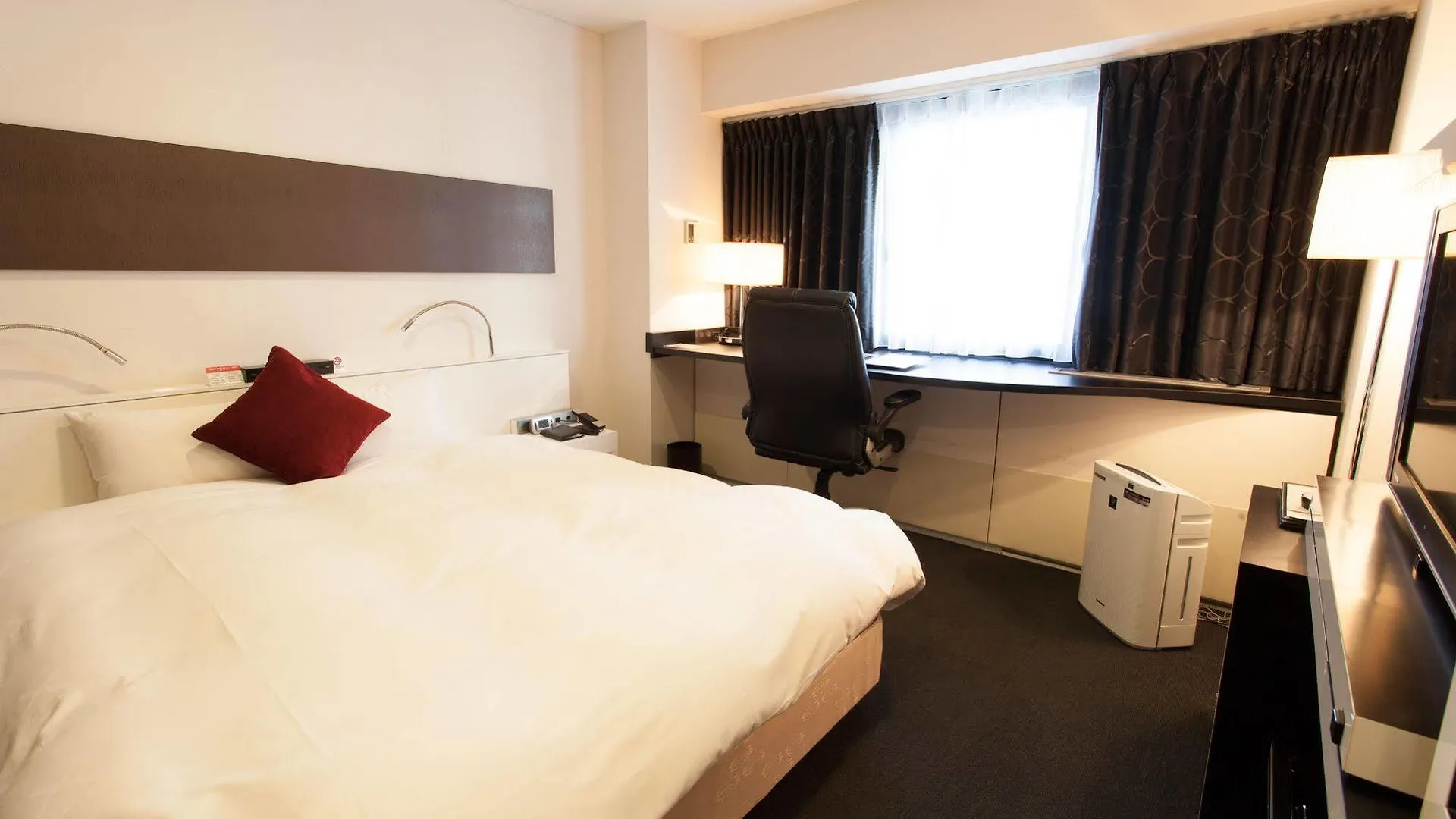 Cross Hotel Osaka 4*,