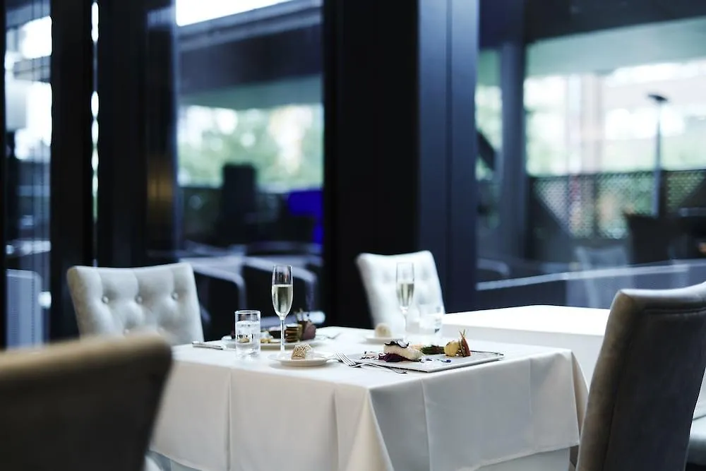 Cross Hotel Osaka 4*,